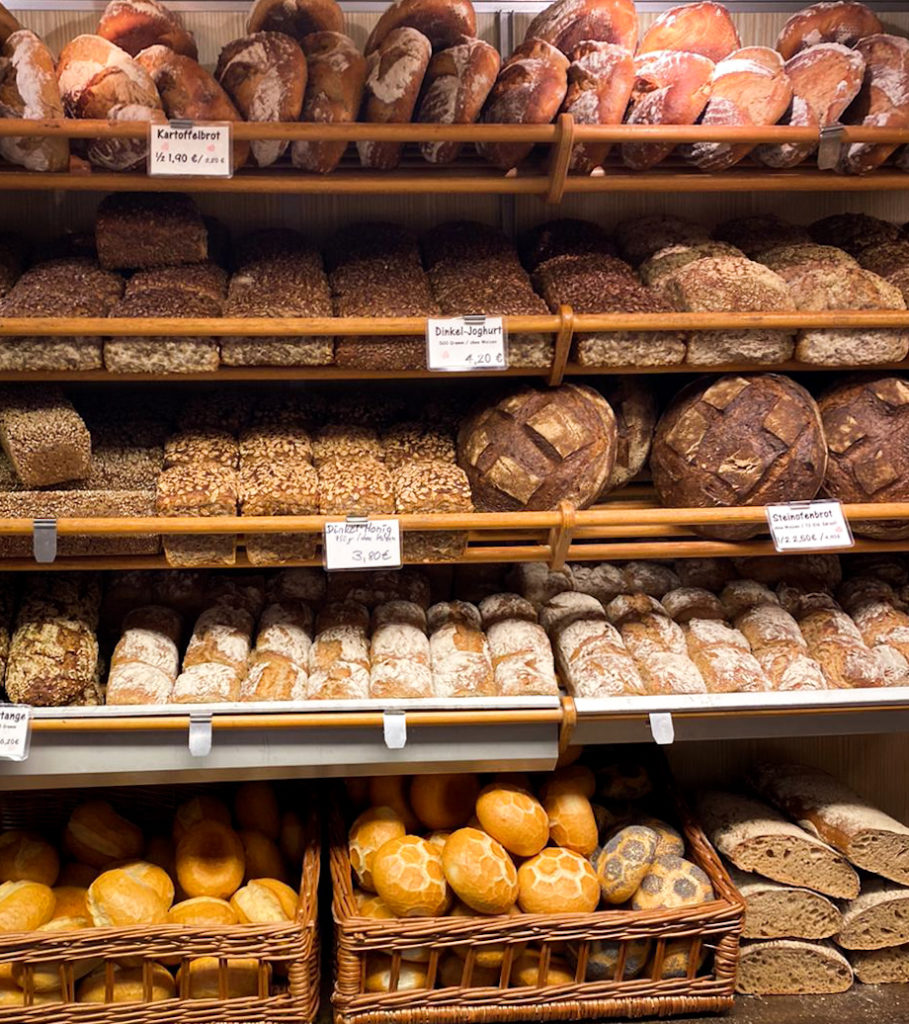 Frisches Brot aus dem alten Land